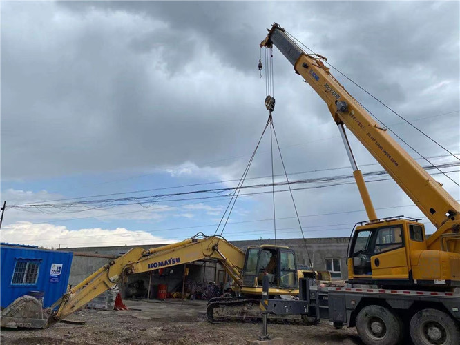 廉江市25吨吊车的工作半径是多少？