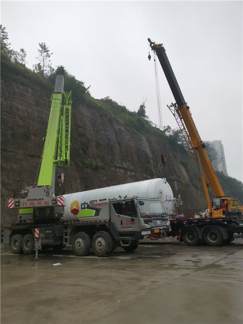 廉江市“不怕风雨冻”—— 吊车的 “恶劣环境适应” 技术